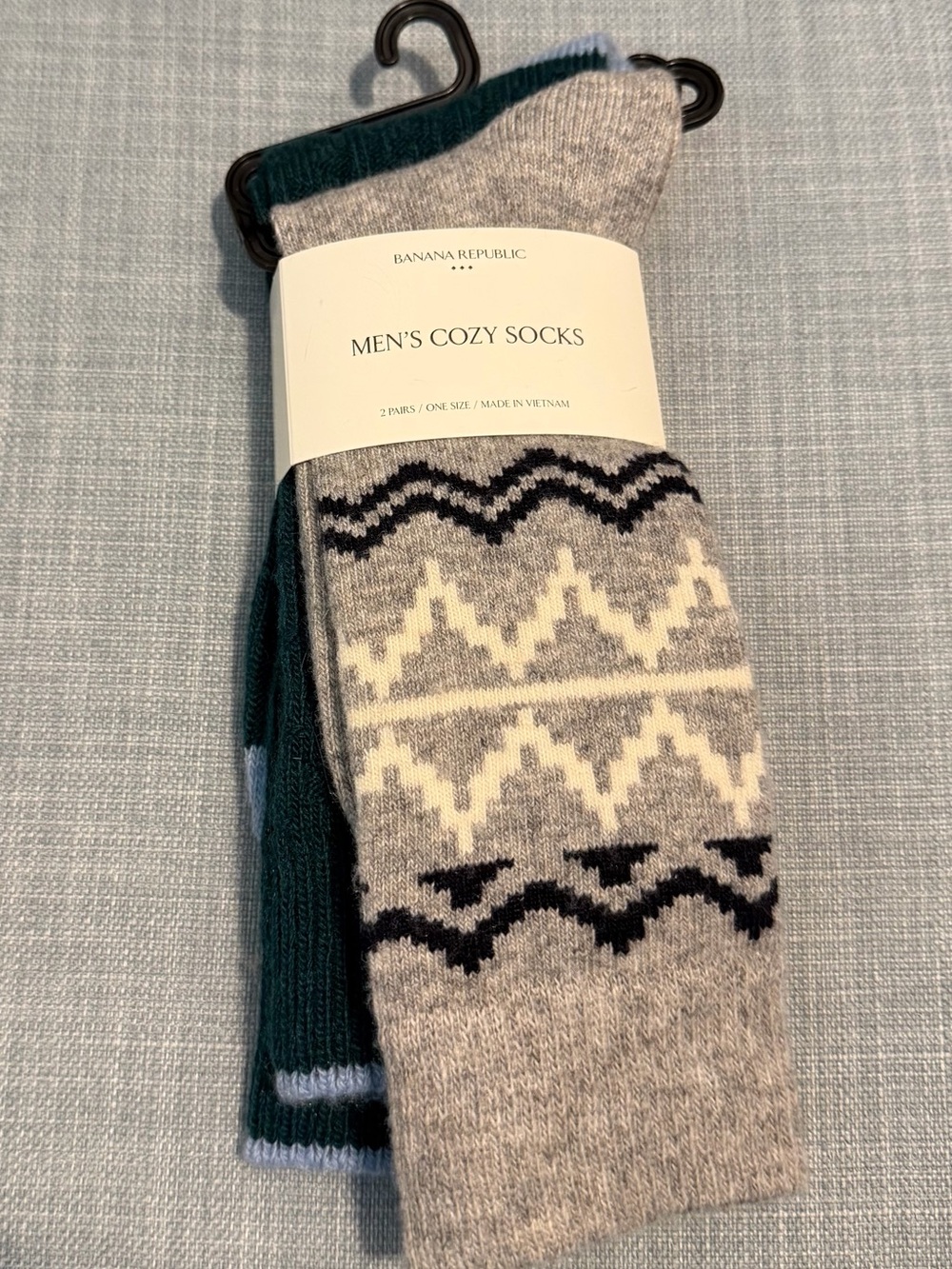 Banana Republic Cozy Wool Blend Socks — 2 Pairs Gray Fair Isle & Dark Green
